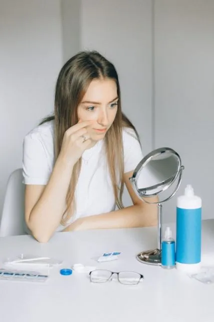 5 Panduan Praktis Memilih, Merawat dan Menggunakan Softlenses Buat Pemula 6 Rekomendasi soft lense