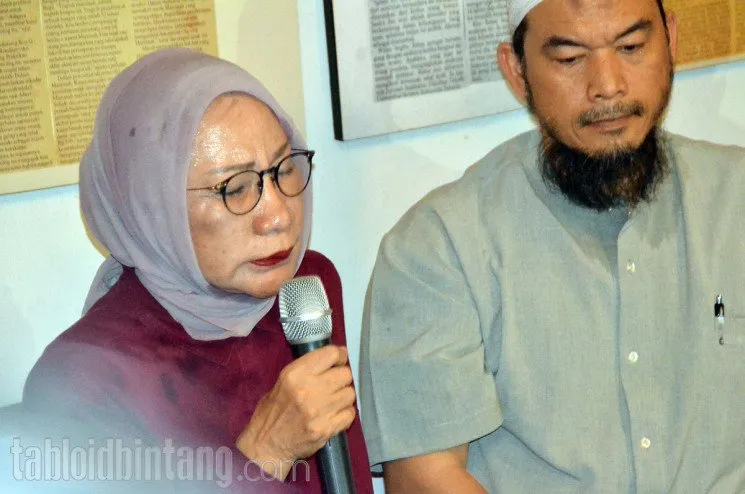 10 Babak Drama Ratna Sarumpet, Si Pencipta Hoaks Terbaik. Kali Aja Bisa Diangkat Jadi Film~ 17