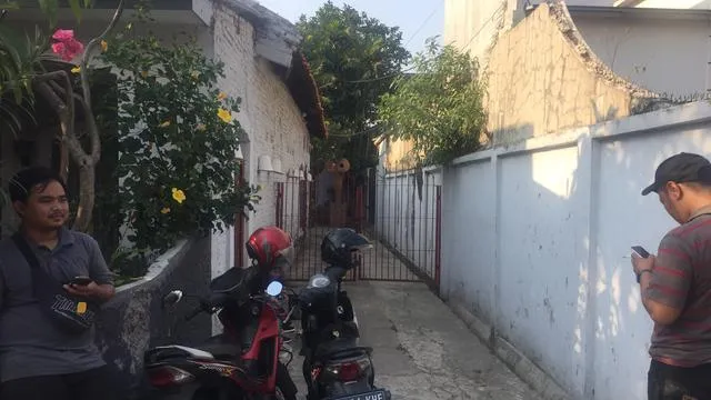 10 Babak Drama Ratna Sarumpet, Si Pencipta Hoaks Terbaik. Kali Aja Bisa Diangkat Jadi Film~ 15