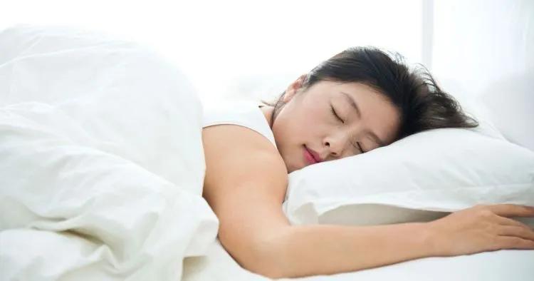 7 Tips Jitu dan Mudah Raih Wajah 'Cloudless Skin', Tren Kulit Sehat Terbaru di Korea yang Wajib Dicoba! 12