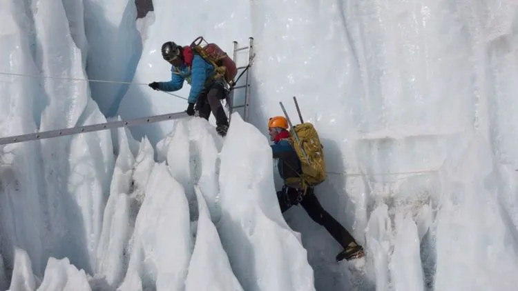 Tak Ada Orang yang Bisa Mendaki Everest Tanpa Mereka, Begini 12 Fakta di Balik Kehidupan Sherpa 24