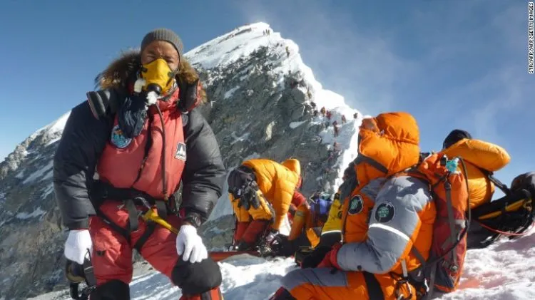 Tak Ada Orang yang Bisa Mendaki Everest Tanpa Mereka, Begini 12 Fakta di Balik Kehidupan Sherpa 16