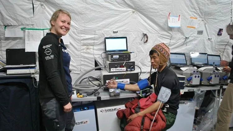 Tak Ada Orang yang Bisa Mendaki Everest Tanpa Mereka, Begini 12 Fakta di Balik Kehidupan Sherpa 18