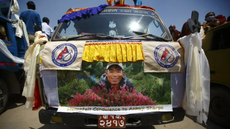 Tak Ada Orang yang Bisa Mendaki Everest Tanpa Mereka, Begini 12 Fakta di Balik Kehidupan Sherpa 20