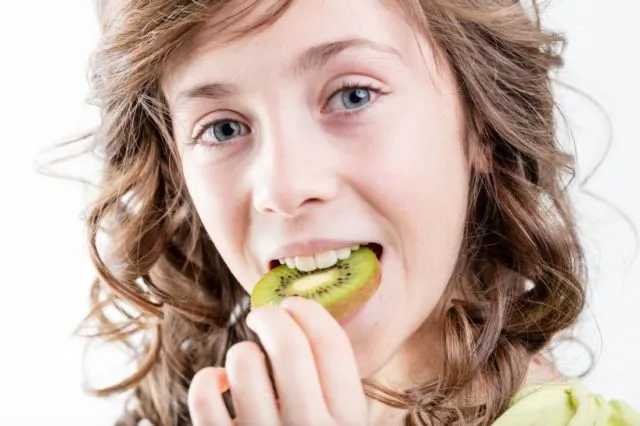 Jangan Dulu Dikupas, 11 Buah dan Sayur Ini Justru Lebih Sehat Dimakan Sekalian Kulitnya 15