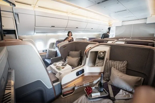 Sensasi Naik Pesawat Business Class Milik Maskapai Terbaik di Dunia. Serasa di Hotel Bintang Lima! 16