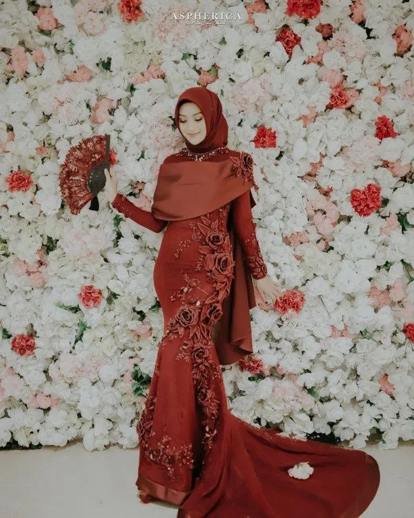 8 Ide Busana Pernikahan ala Indah Nada Puspita. Nggak Selamanya Hijab Harus Ditumpuk Tebal Demi Hasil Maksimal 15