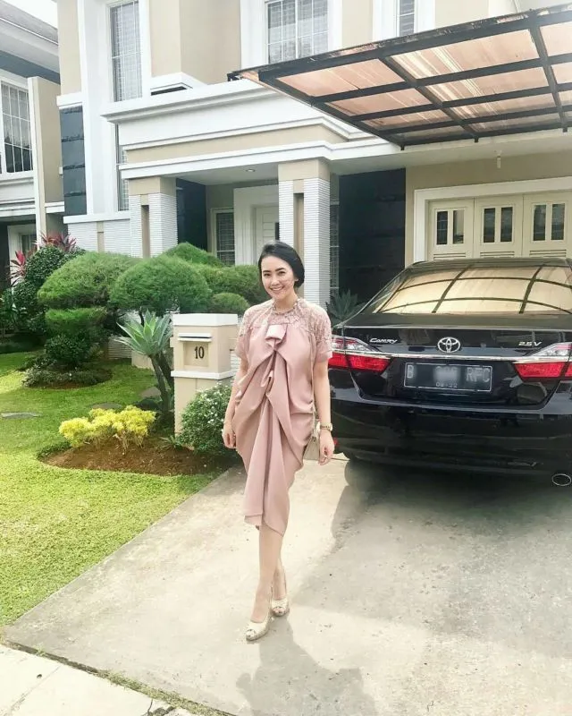 Pola Kaftan Longgar dan Ayu buatmu yang Bosan Pakai Kutubaru di Acara Kondangan Sahabatmu 24