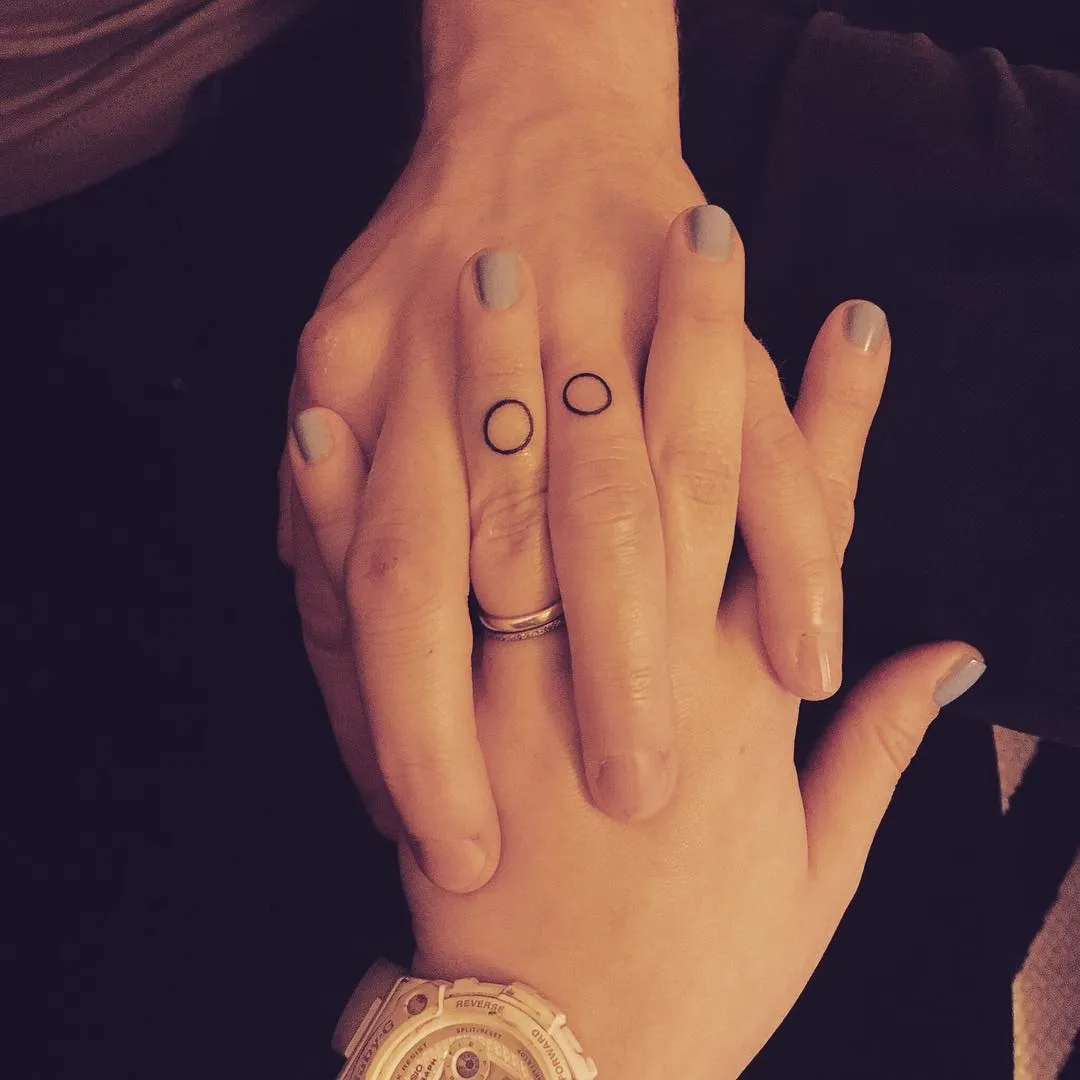 16 Gambar Tato Kecil Simple Keren untuk Couple 20
