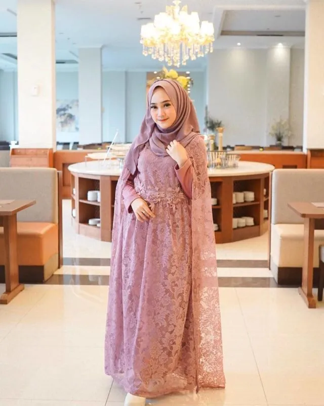 Pola Kaftan Longgar dan Ayu buatmu yang Bosan Pakai Kutubaru di Acara Kondangan Sahabatmu 28