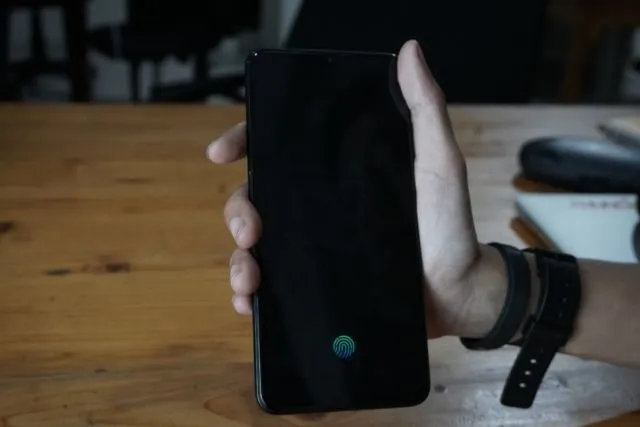 Unboxing Vivo V11 Pro: Sensor Sidik Jari Di Layar Itu Yeay or Nay? 9