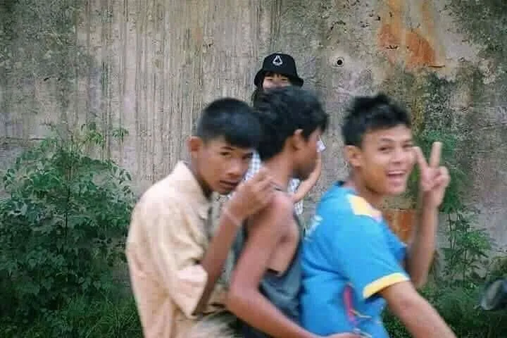 Kata Siapa Foto Bareng itu Gampang? 11 Gangguan ini Sering Terjadi lo, Tapi Malah Bikin Ngakak 15