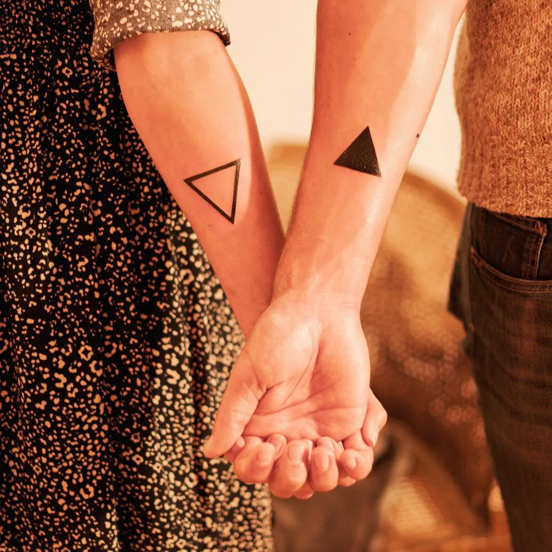 16 Gambar Tato Kecil Simple Keren untuk Couple 23