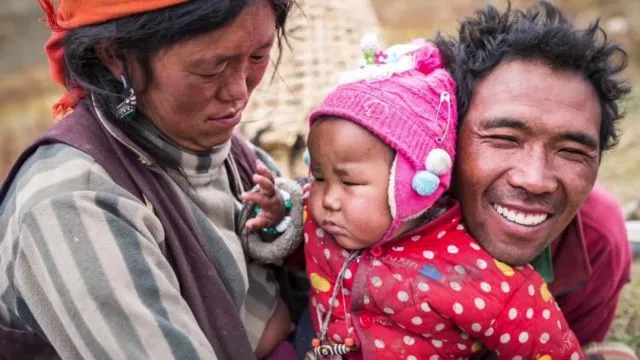 Di Nepal, Suami Rela Berbagi Istri dengan Saudaranya Sendiri. Nggak Heran Anaknya Punya Banyak Bapak 10
