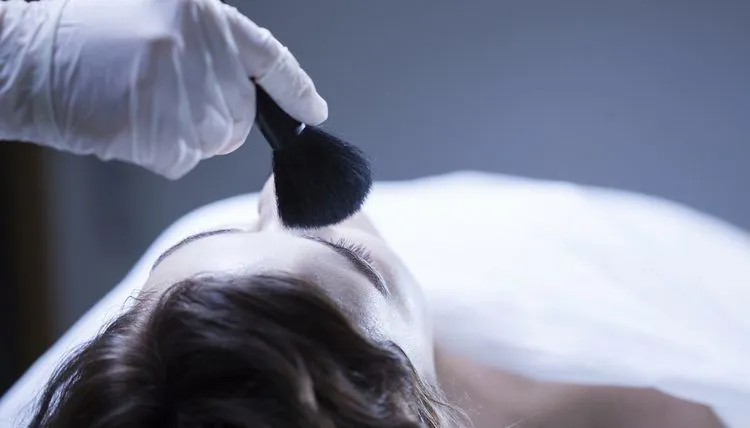 6 Ide Brilian Memanfaatkan Kosmetik dan Perawatan Kulit yang Sudah Kedaluwarsa. Eh, Jangan Buru-buru Dibuang Dulu Ya! 10