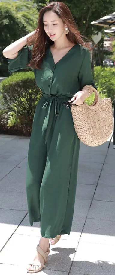 Manis dan Lucu, Ini 9 Ide Model Jumpsuit Ala Korea. Buat yang Berhijab pun Ada! 13