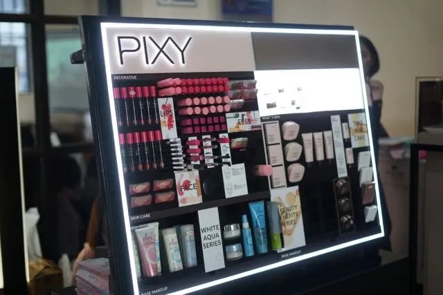 Belajar Review Kosmetik Bareng Inivindy Di Pixy Beauty & Inspiring Talks Malang. Seru! 10