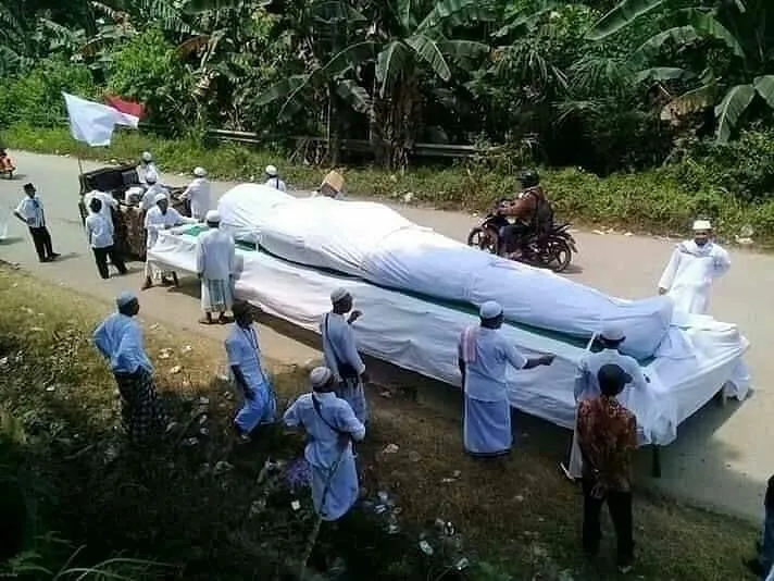 10 Barang Raksasa Aneh yang Bikin Kita Bertanya-Tanya, Sebenarnya Faedah Benda ini Apa sih? 11