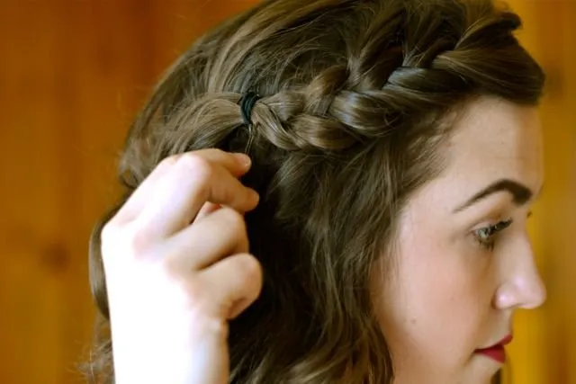 15+ Gaya Rambut Kece Inilah Alasan Kenapa 'Jepit Biting' Layak Jadi Aset Kecantikanmu 25