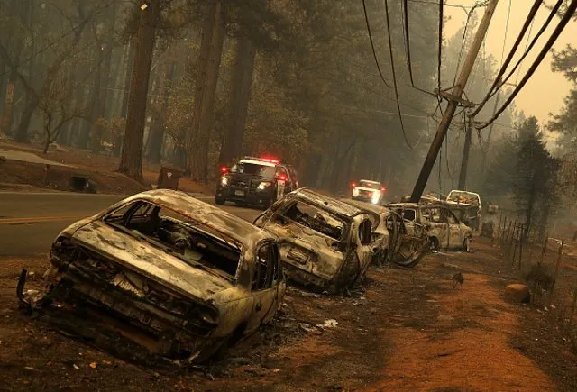 11+ Potret Mengerikan Kebakaran Hutan di California. Rumah Mewah Seleb Hollywood Banyak yang Kena! 17