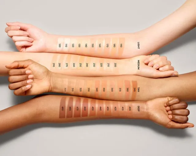 4 Bukti Kalau Konsep Warna 'Nude' Sudah Banyak Berubah, dari Warna Sepatu Balet Sampai Alas Bedak 6