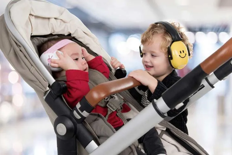 8 Panduan Simpel Membawa Bayi Naik Pesawat Pertama Kali. Jangan Panik Duluan! 13