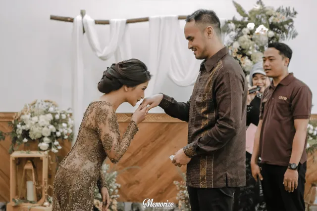 18 Foto Lamaran Nikah yang Sederhana dan Keren 25