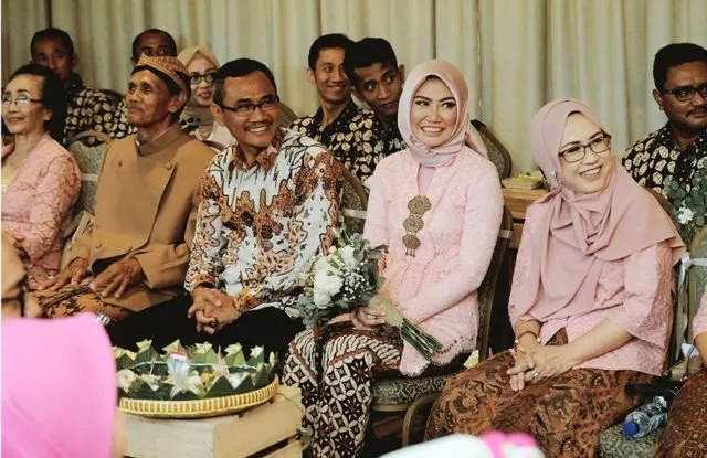 18 Foto Lamaran Nikah yang Sederhana dan Keren 30