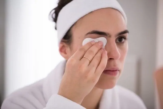 7 Cara Agar Kulit Tetap Bercahaya Saat Bangun Tidur. Nggak Ada Lagi Keluhan Wajah Kusam! 8