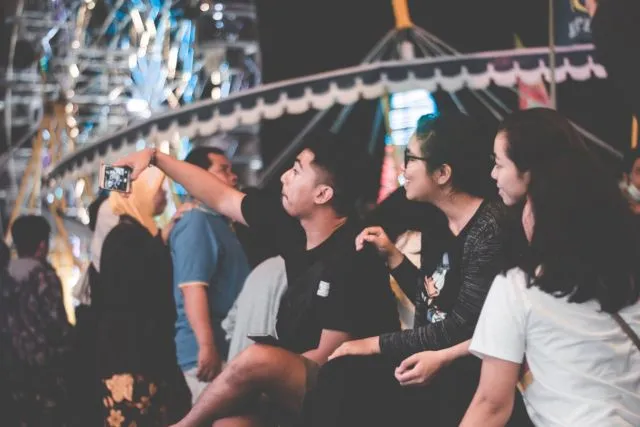 Bukan Hanya Kehilangan, 6 Hal Ini pun Sebenarnya Dikhawatirkan Cewek dalam Hubungan 10