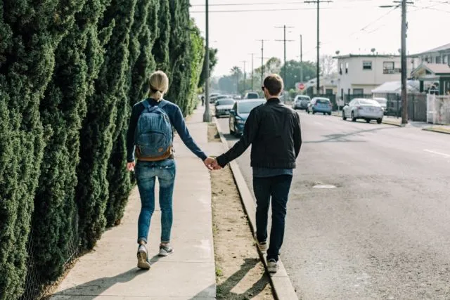 5 Hal Berharga Ini Bisa Kamu Petik dari Si Cinta Pertama, Meski Sudah Tak Ada Lagi Rasa 7
