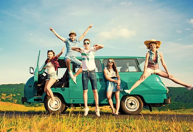 7 Tipe Temen Traveling yang Nyebelin Parah. Ada Nggak Temen Kamu yang Sikapnya Begini?