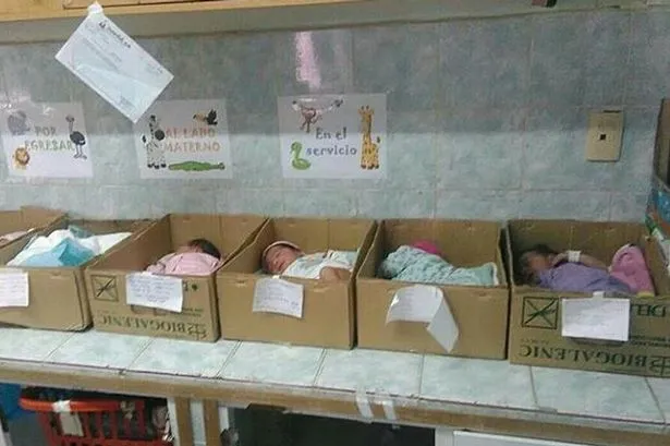 9+ Potret Penderitaan Wanita Hamil di Venezuela. Banyak yang Sampai Harus Melahirkan di Jalanan Lo! 20