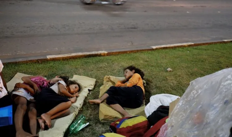 9+ Potret Penderitaan Wanita Hamil di Venezuela. Banyak yang Sampai Harus Melahirkan di Jalanan Lo! 15