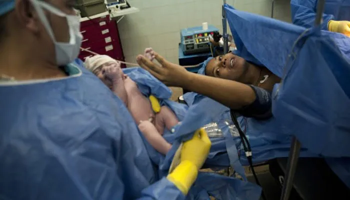 9+ Potret Penderitaan Wanita Hamil di Venezuela. Banyak yang Sampai Harus Melahirkan di Jalanan Lo! 13