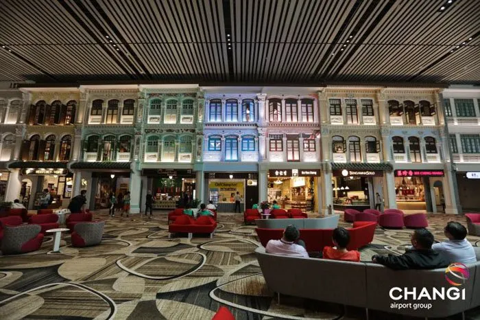 Foto-Foto Kemewahan Bandara Changi, Singapura, Ini Bakal Bikin Kamu Berdecak Kagum! 20