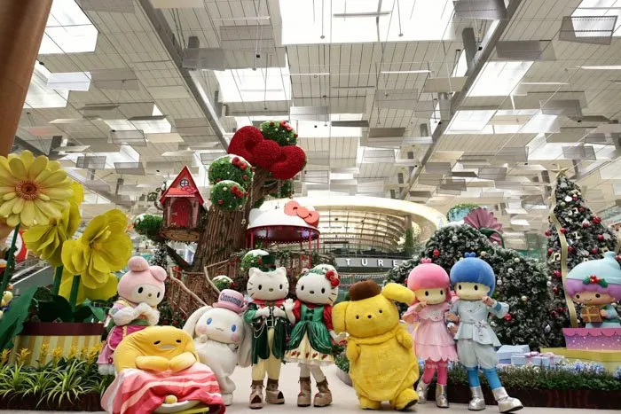 Foto-Foto Kemewahan Bandara Changi, Singapura, Ini Bakal Bikin Kamu Berdecak Kagum! 19