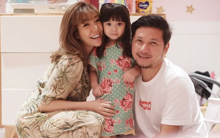 7 Seleb yang Juara Bikin Baper di Tahun 2018. Kisah Mereka Pasti Bikin Hati Bergetar Nggak Karuan~ 12