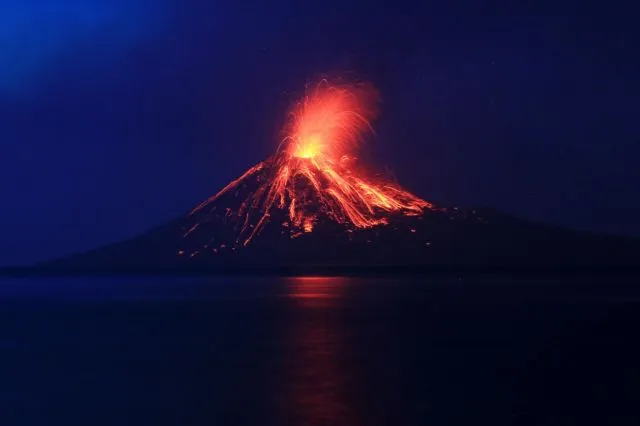 Tanpa Gempa atau Surutnya Air Laut, BMKG Pastikan Tsunami di Selat Sunda Dipicu Erupsi Anak Krakatau 7