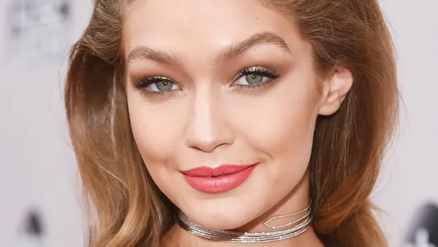 7 Panduan Pilih Warna Lipstik Disesuaikan dengan Acara. Biar Nggak Salah, Apalagi Dianggap Norak 8