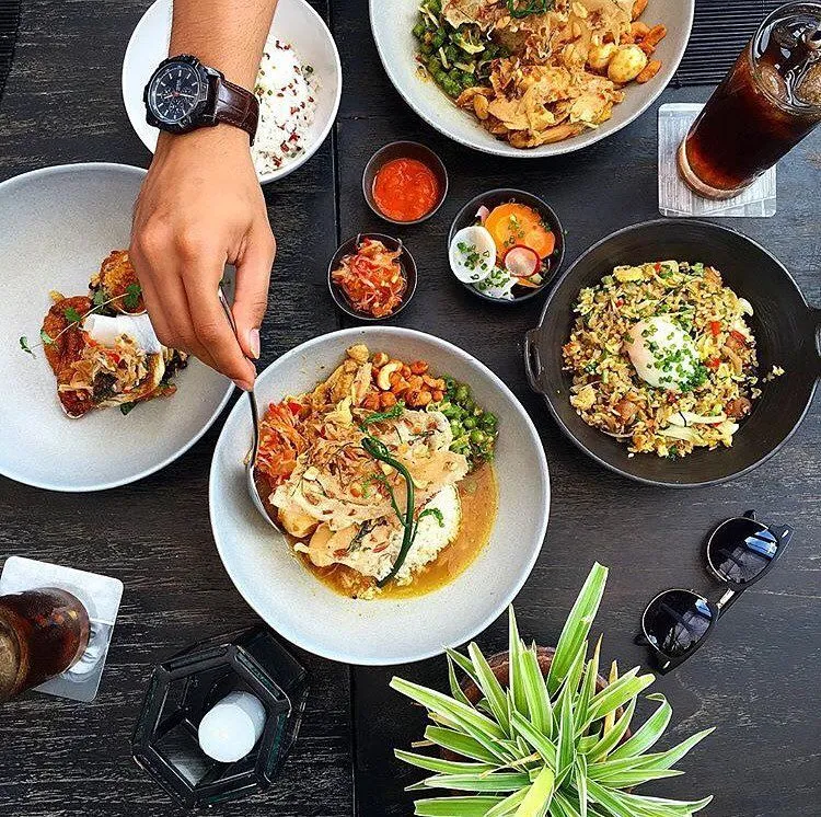 7 Cafe dan Resto Instagramable di Seminyak, Bali. Bakal Puas Deh Makan dan Foto-foto di Sana! 12