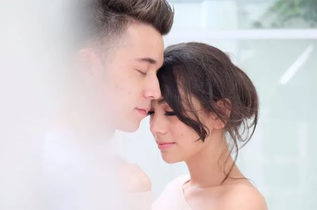 Punya Banyak Mantan, 6 Artis Ini Akhirnya Nikah Juga. Bukti Kalau Hati Berlabuhnya Ke Satu Orang 12
