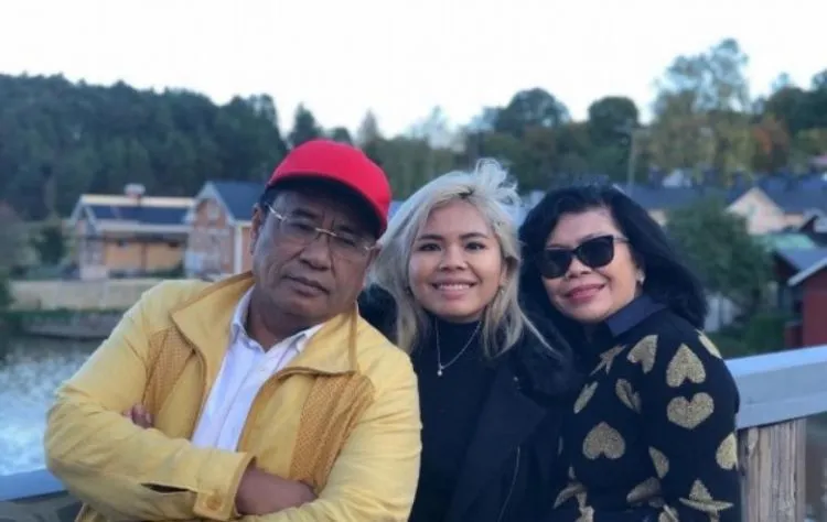Hotman Paris Ditahan Polisi di Italia Karena Membawa Uang Terlalu Banyak. Orang Kaya Mah Bebas ya! 5