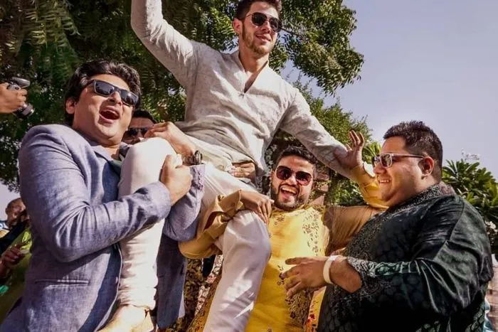 6+ Potret Kebahagiaan Jelang Pernikahan Privat Nick Jonas-Priyanka Chopra yang Menggabungkan Dua Kultur: India dan Amerika 10