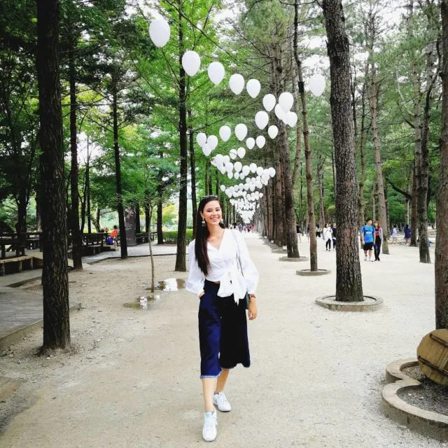 Pesona Catriona Gray sang Miss Universe 2018 dalam Berbagai Tampilan. Nyaris Tanpa Cela! 20