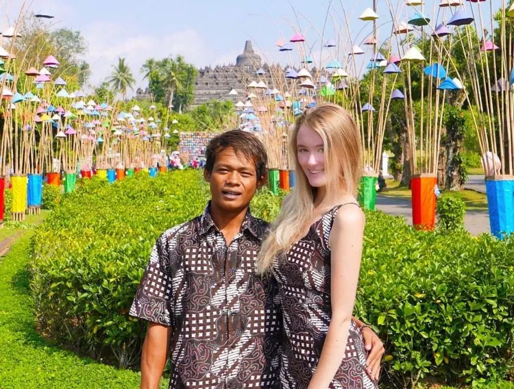 Potret Kemesraan Nur Khamid-Polly, Pasangan Beda Negara yang Bertemu di Bali. Jomblo Jangan Baper! 12