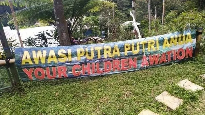 Bukannya Kasih Petunjuk, 17 Spanduk dan Tulisan ini Malah Bikin yang Baca Kebingungan. Ngelawak nih~ 29