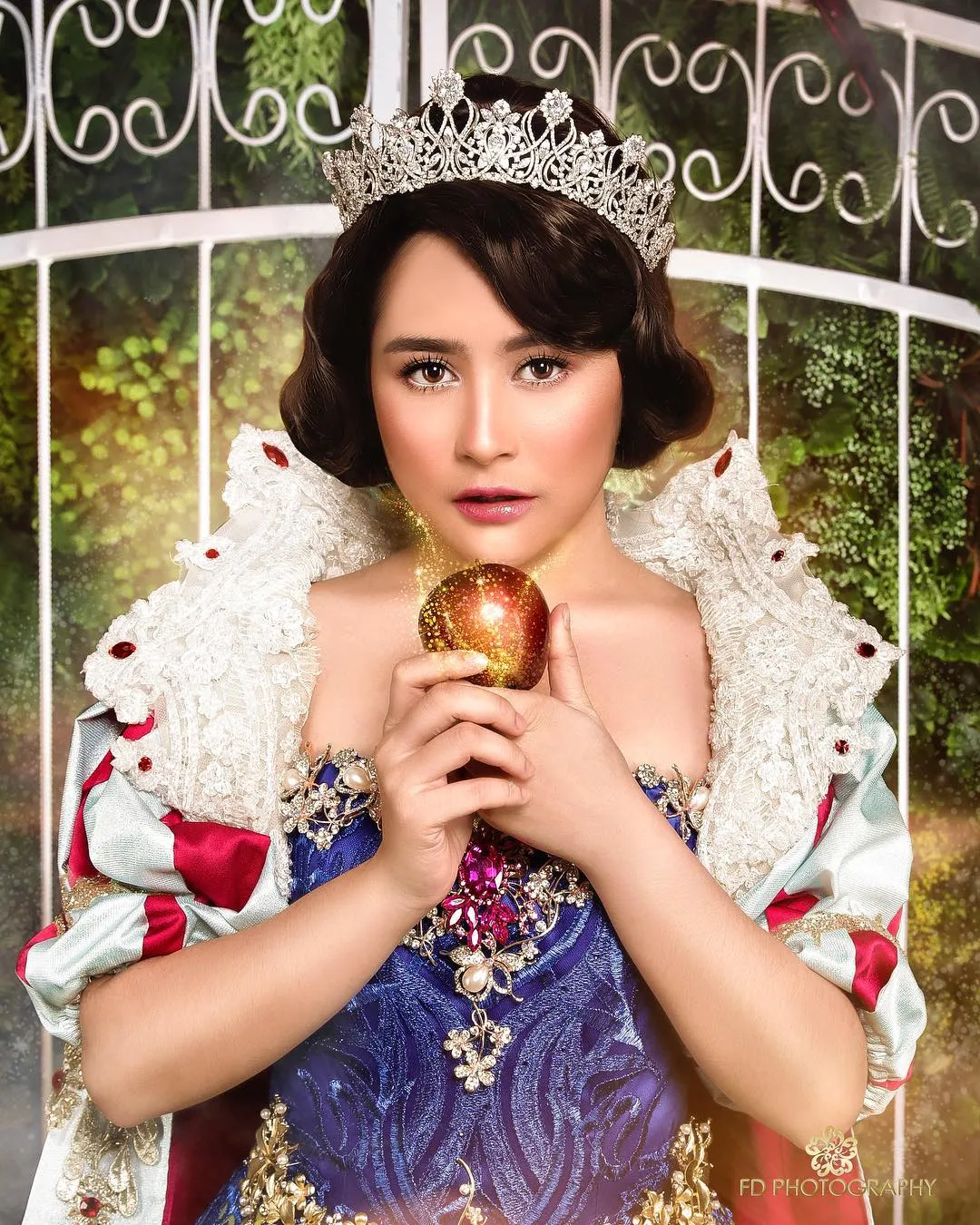 Lakukan Sesi Pemotretan, 12 Artis ini Tampil sebagai Princess Disney. Mana nih yang Paling Cocok? 13