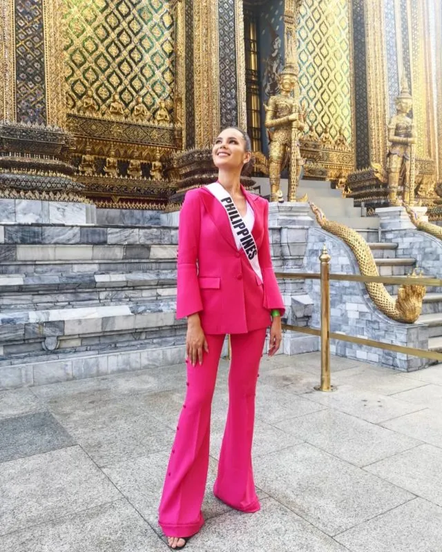 Pesona Catriona Gray sang Miss Universe 2018 dalam Berbagai Tampilan. Nyaris Tanpa Cela! 30