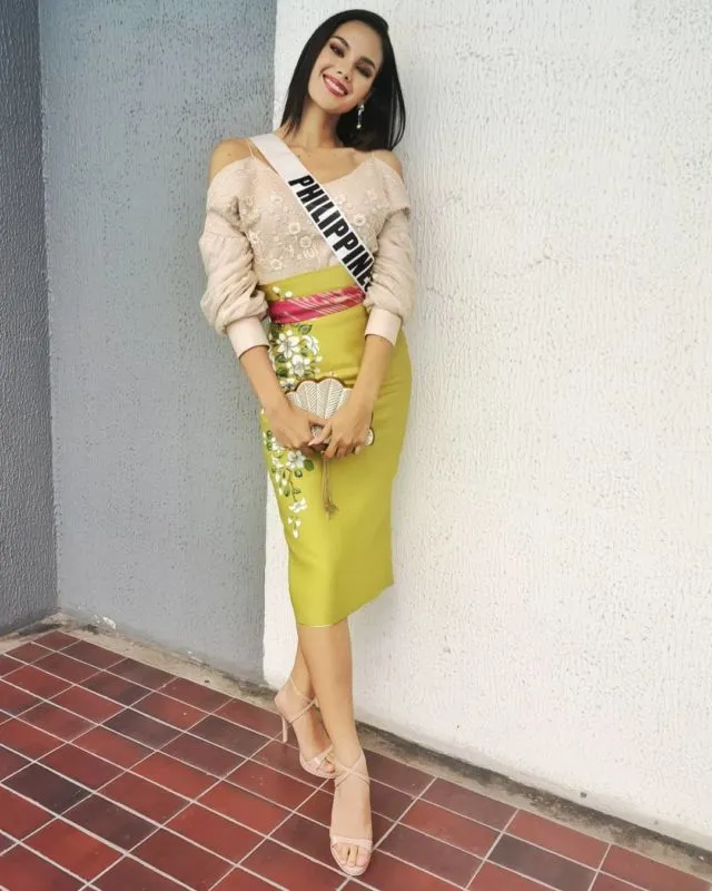 Pesona Catriona Gray sang Miss Universe 2018 dalam Berbagai Tampilan. Nyaris Tanpa Cela! 35